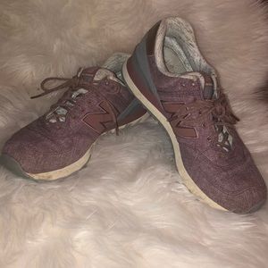 New balance sz 10 sneakers almost new